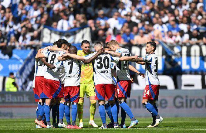 德甲激烈碰撞，球迷支持不断提升