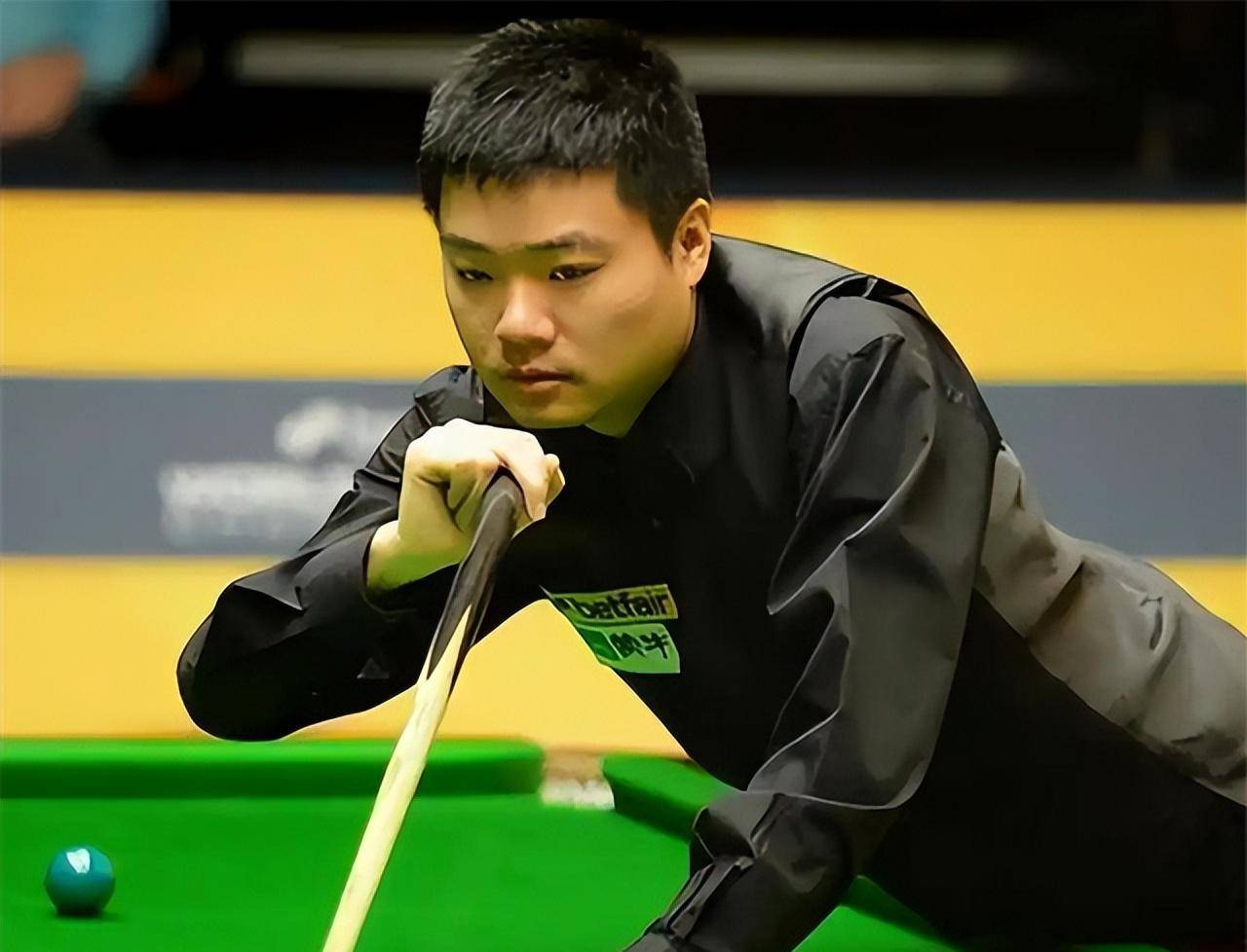 开云APP-包含【年轻崛起】未来之星学丁俊晖：训练技巧大公开的词条