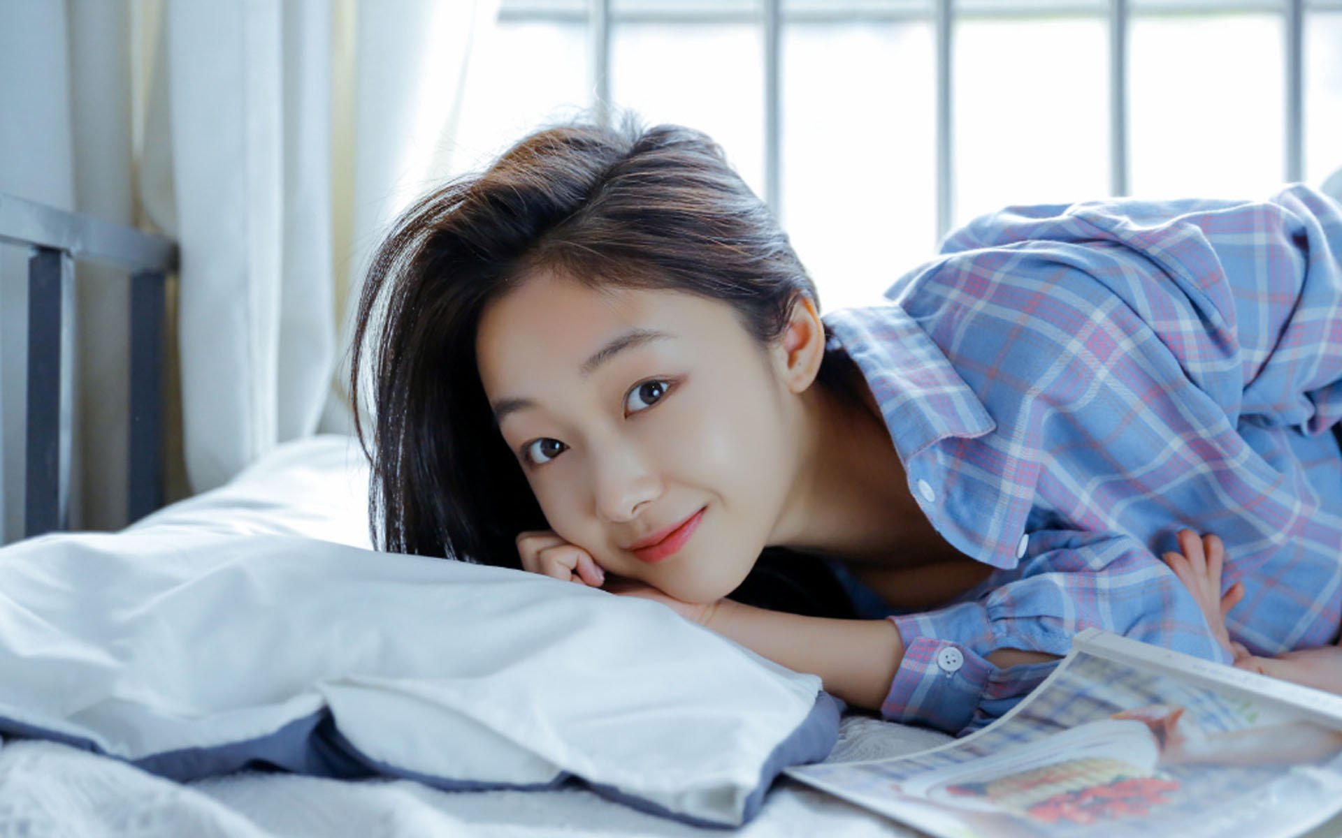 “豪车狂飙:性能与速度的完美展现”,狂飙车行