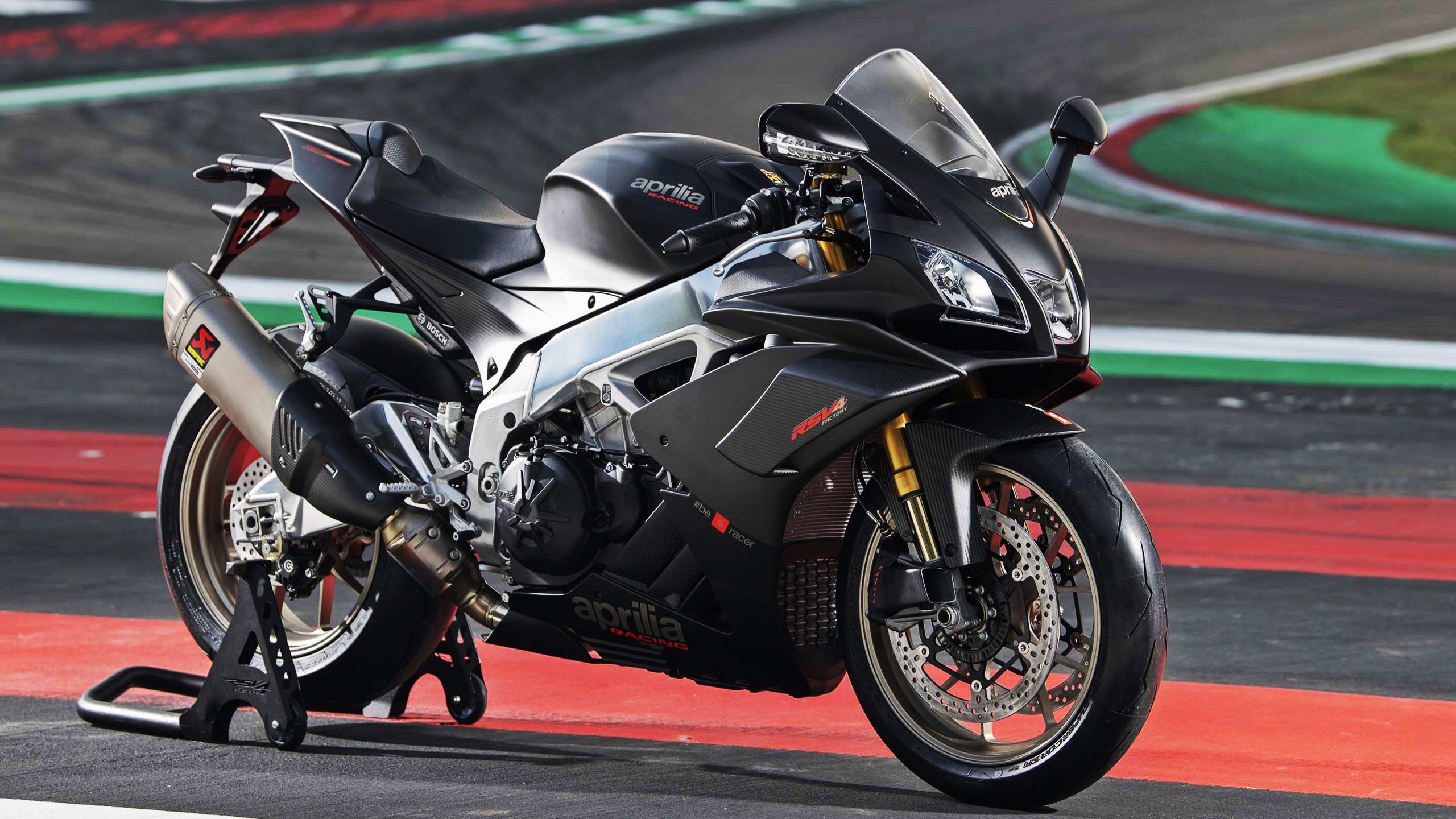 南安普顿主场迎战热刺,保级关键战,南安普顿对热刺历史比分