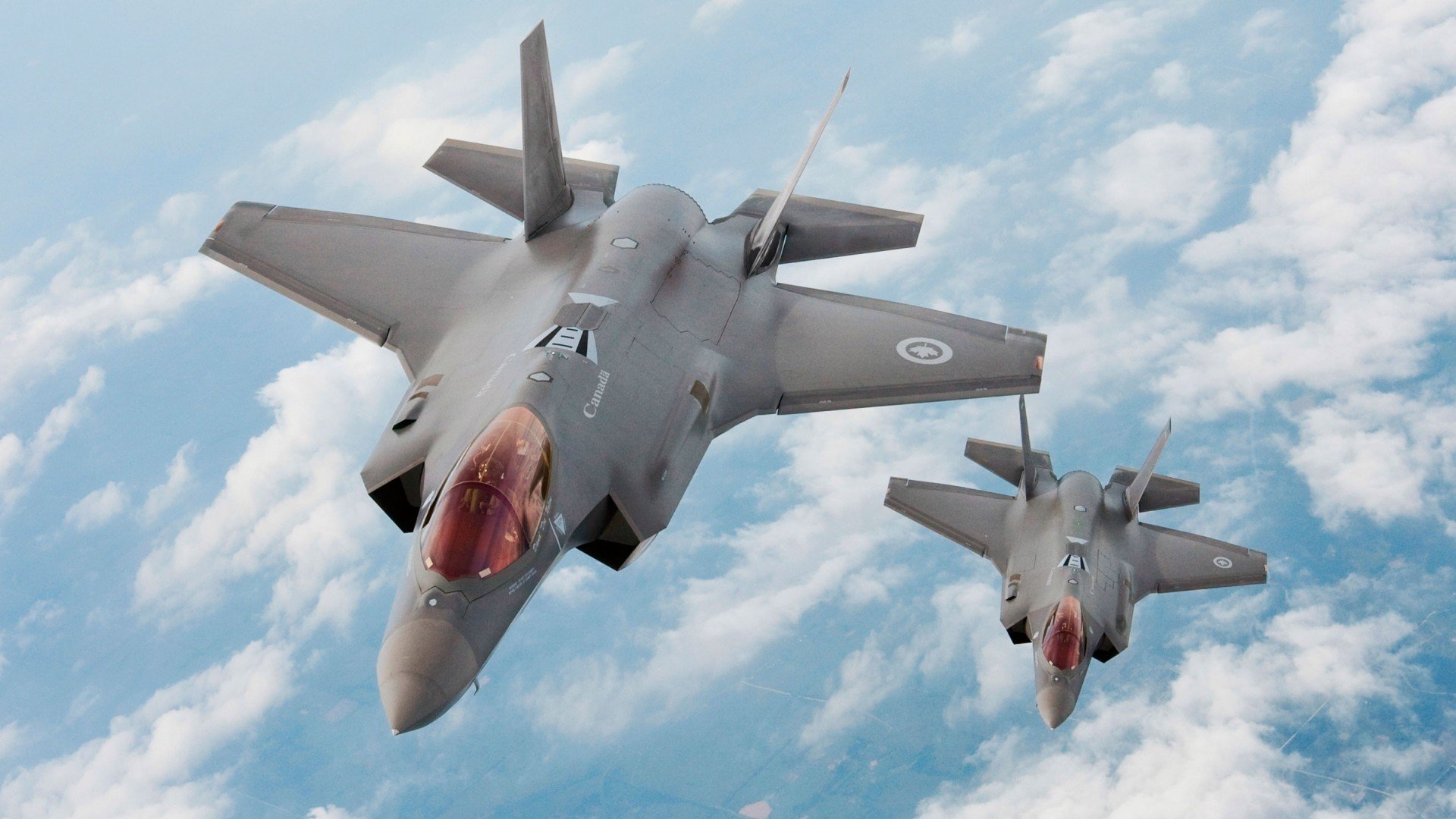 开云官网-活塞队球员间互动频繁 球队团结力量增强，活塞队的